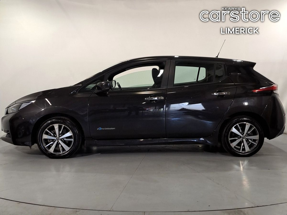 2018 Nissan Leaf - image 6