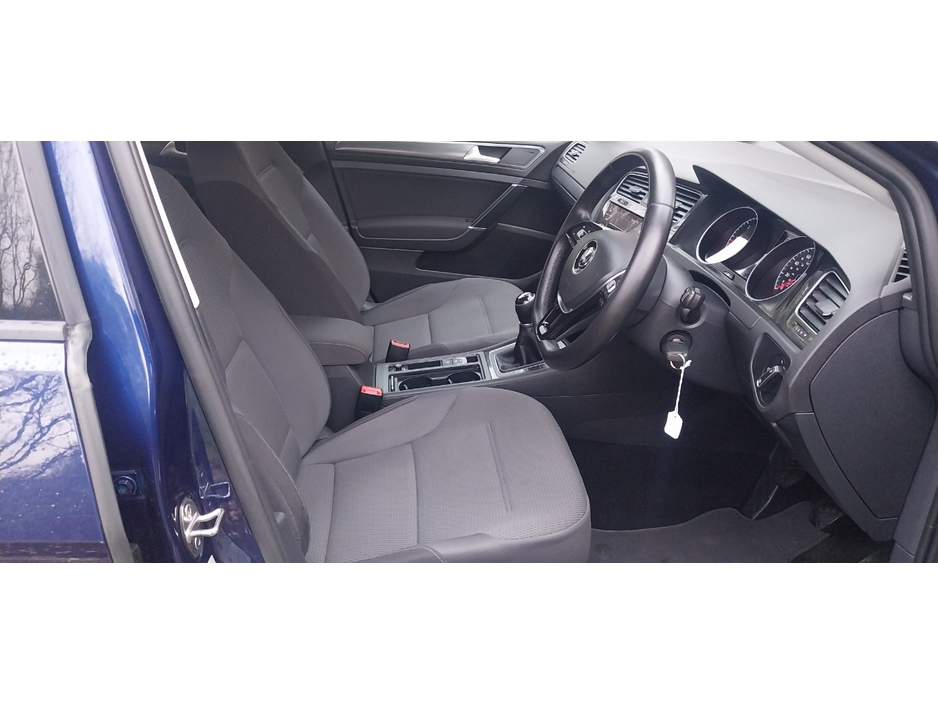 2018 Volkswagen Golf - image 9