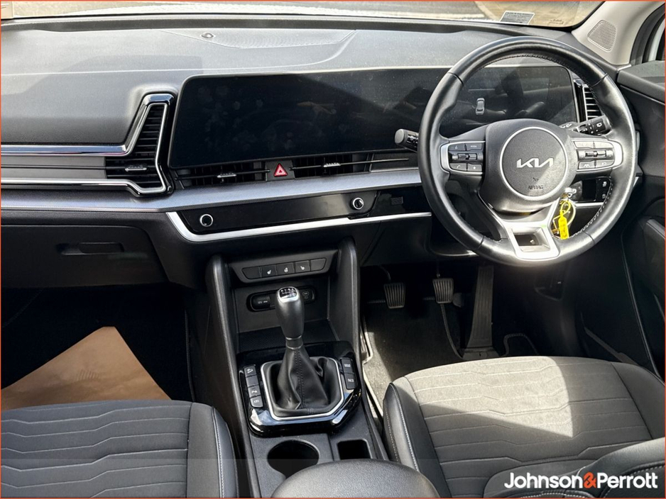 2023 Kia Sportage - image 4