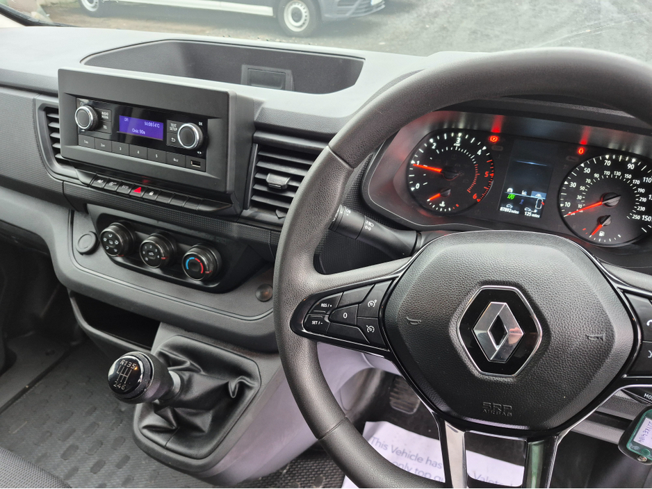 2022 Renault Trafic SL28 BUSINESS BLUE DCI €17,995