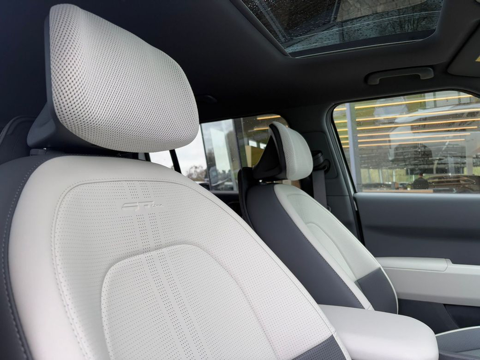 2026 Kia EV3 - image 24