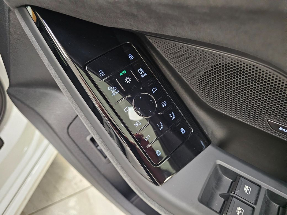 2025 Audi A6 Sportback e-tron - image 13