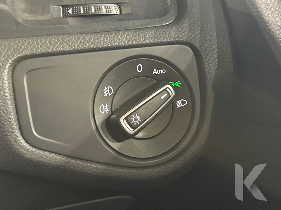 2018 Volkswagen Golf - image 22