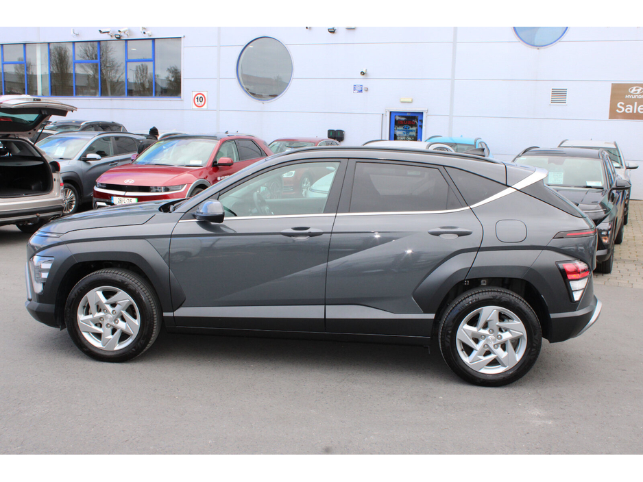 2024 Hyundai Kona - image 2