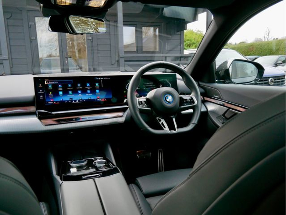 2025 BMW 5 Series - image 21
