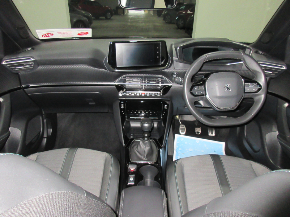 2023 Peugeot 2008 - image 9