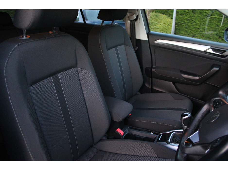 2024 Volkswagen T-Roc - image 16