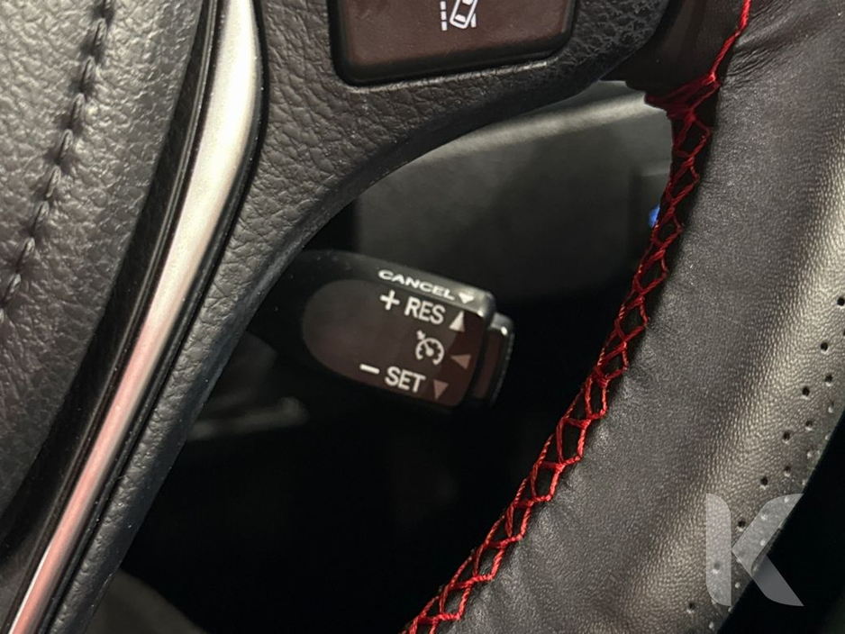 2017 Toyota Auris - image 21