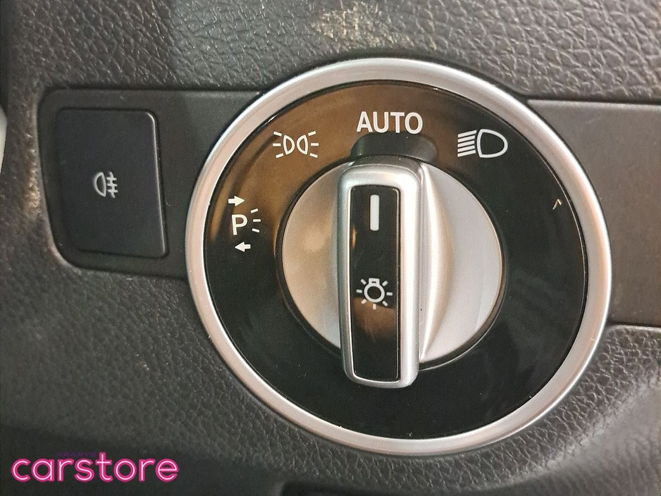 2016 Mercedes-Benz CLA Class - image 17