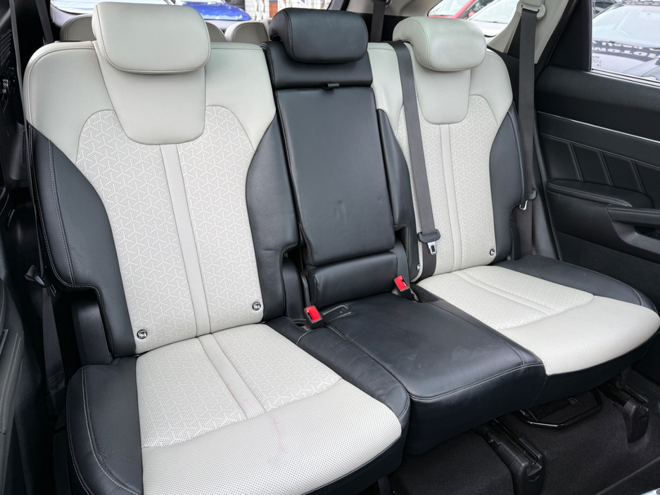 2021 Kia Sorento - image 22
