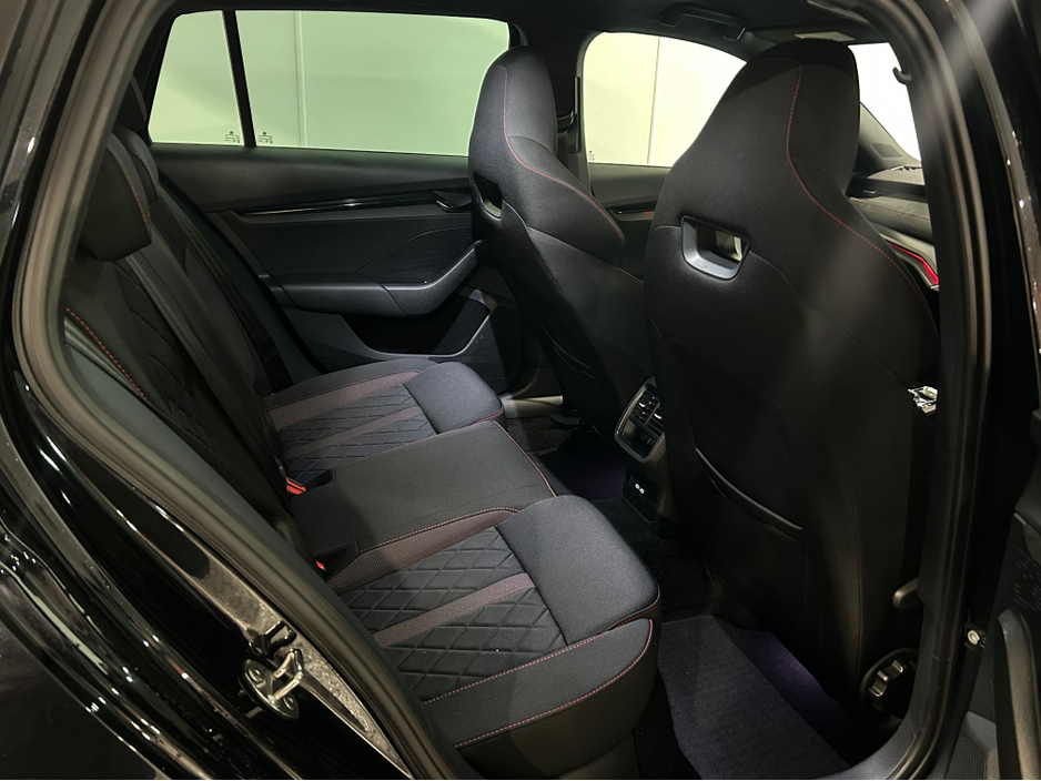 2023 Skoda Octavia - image 30
