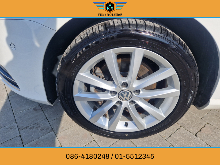 2013 Volkswagen Passat - image 11