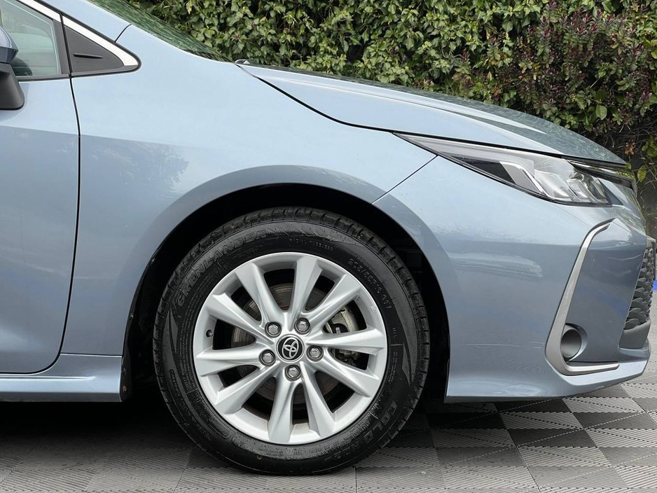 2023 Toyota Corolla - image 9