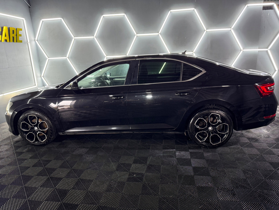2016 Skoda Superb - image 14