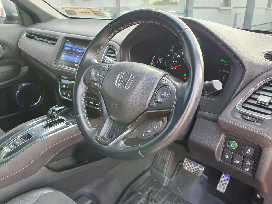 2018 Honda Vezel - image 10