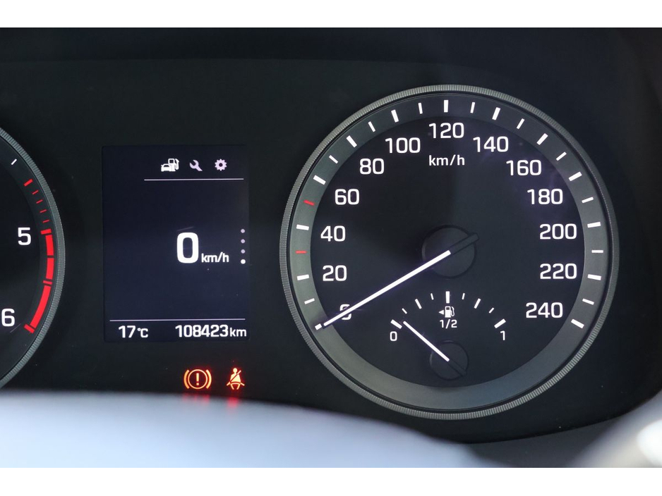 2016 Hyundai Tucson - image 16