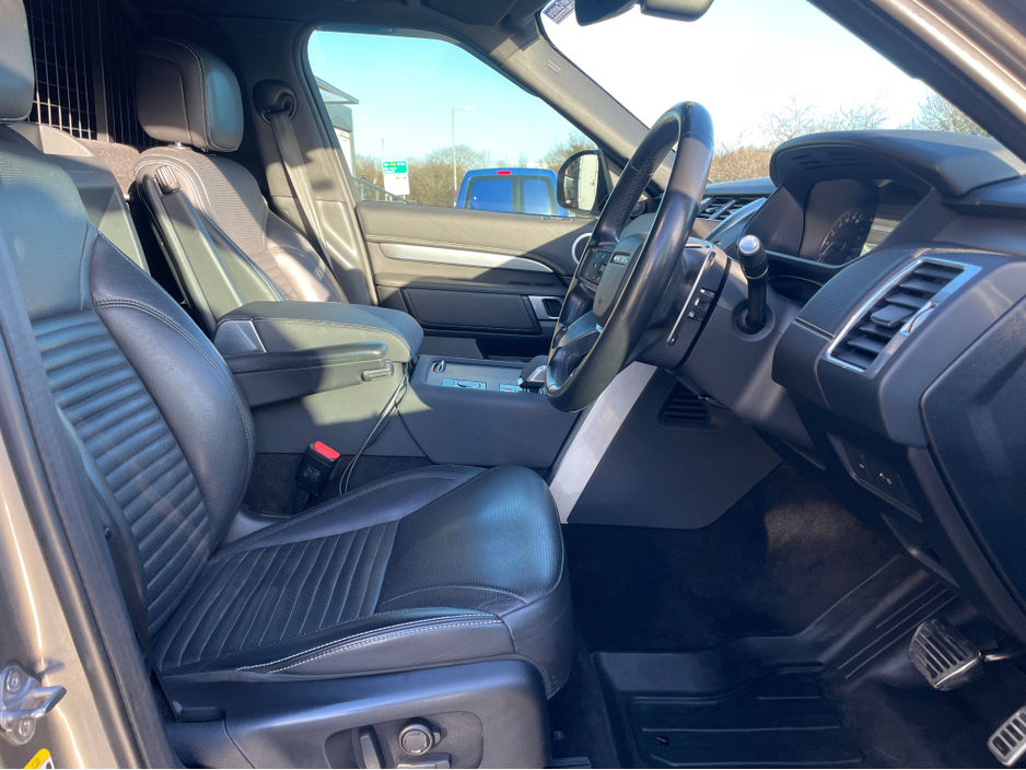 2023 Land Rover Discovery (232) LAND ROVER DISCOVERY 3.0 SD6 R-DYNAMIC OVERFINCH €48,950