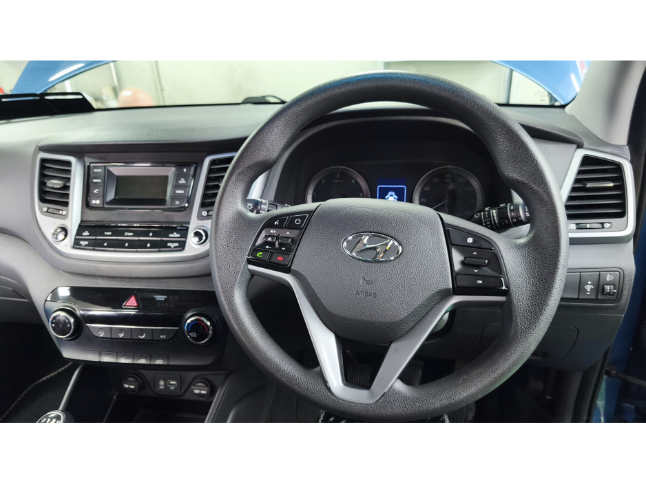 2016 Hyundai Tucson - image 20