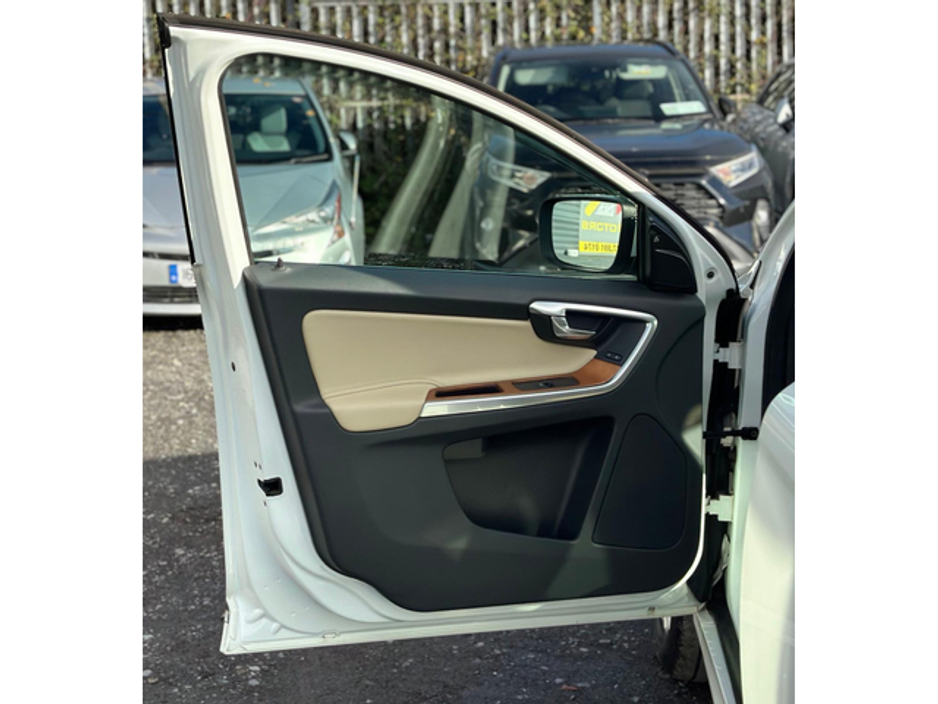 2017 Volvo XC60 2.0L Diesel Automatic Cream Leather Sunroof (8345) €21,995