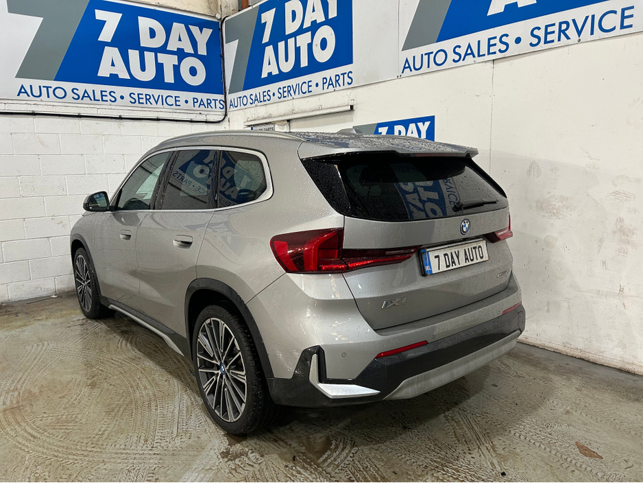 2025 BMW iX1 - image 5