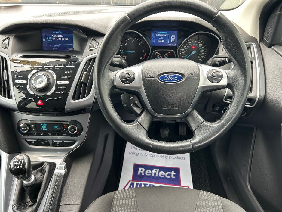 2014 Ford Focus - image 12