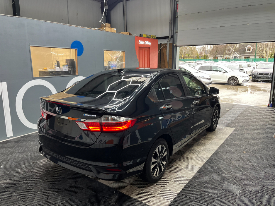 2019 Honda Grace - image 2