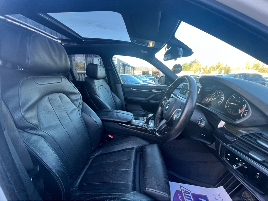2017 BMW X5 - image 9