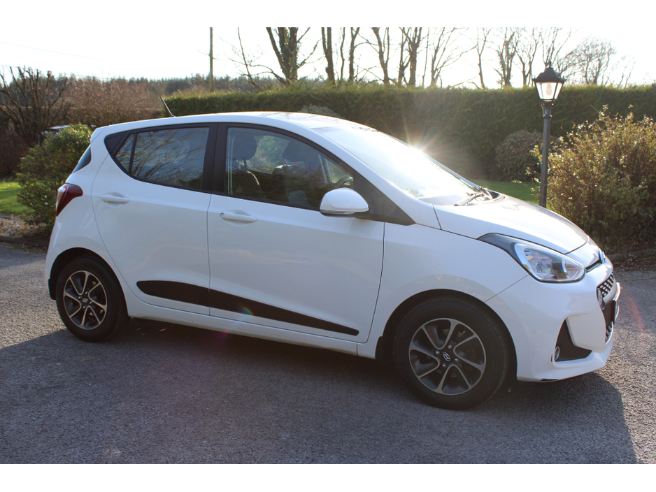 2017 Hyundai i10 - image 6