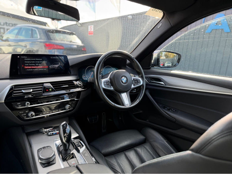 2018 BMW 5 Series - image 40