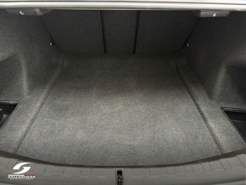 2021 BMW 3 Series - image 16