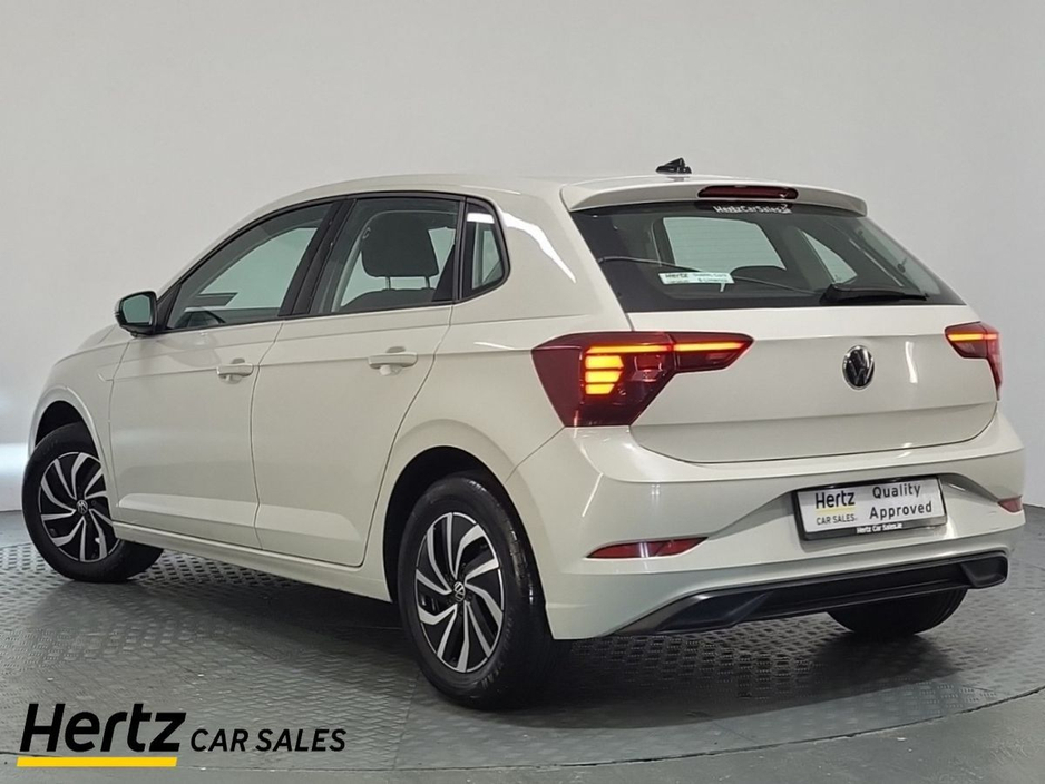 2024 Volkswagen Polo - image 3