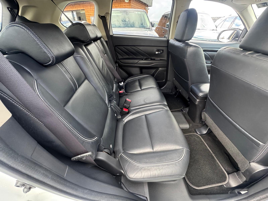 2018 Mitsubishi Outlander - image 17