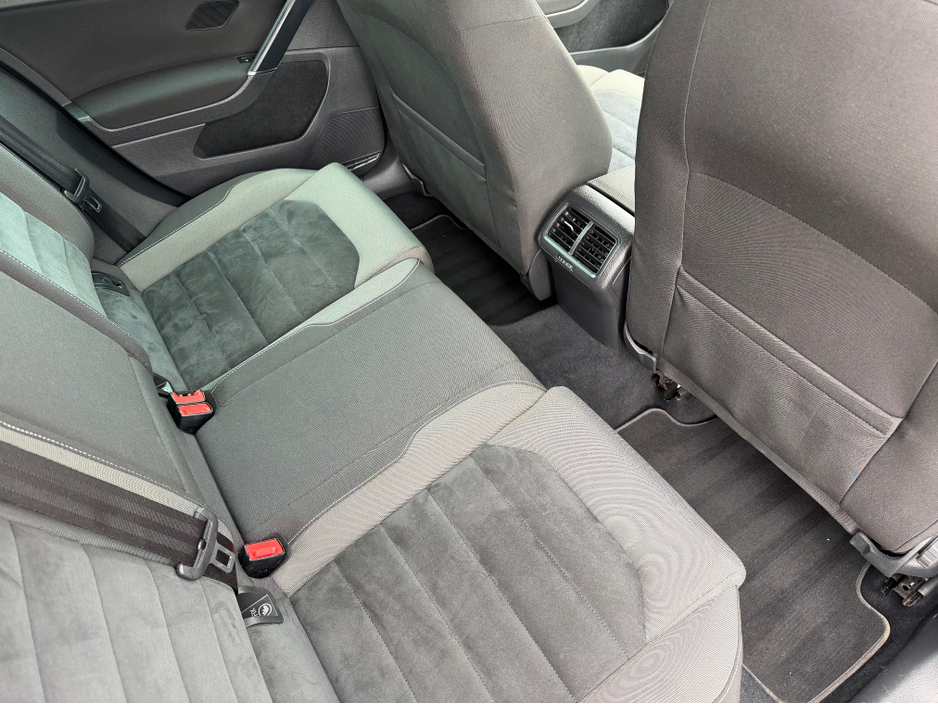 2016 Volkswagen Golf - image 23