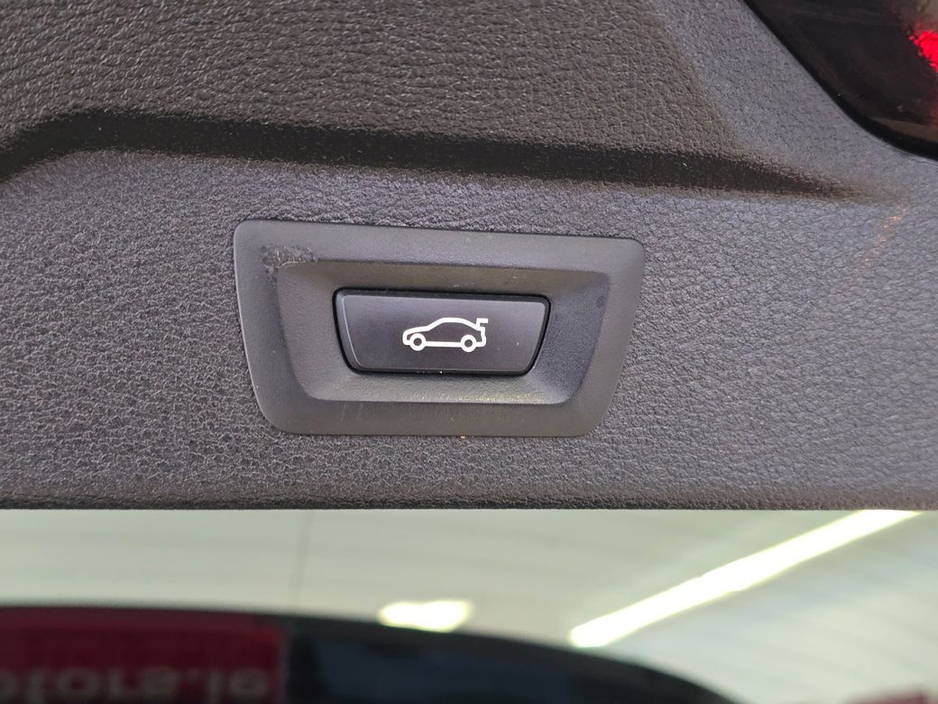 2016 BMW X5 - image 25