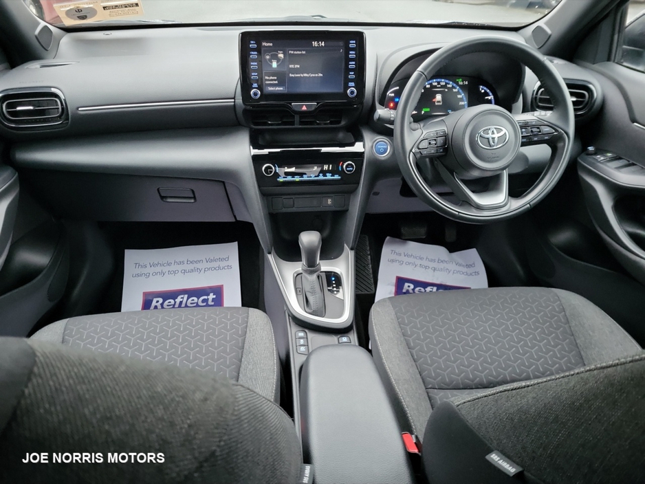 2023 Toyota Yaris CR CROSS LUNA SPORT 4DR AUTO €27,945