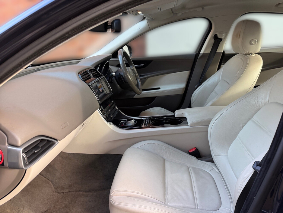 2015 Jaguar XE  €8,950