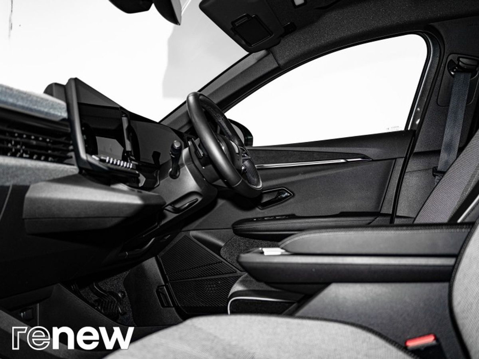 2024 Renault Megane E-Tech - image 5