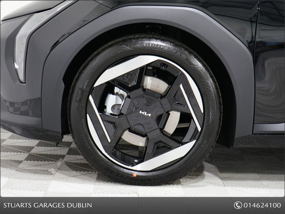 2025 Kia EV4 Fastback Earth K3 DEMONSTRATOR SALE *0% FINANCE AVAILABLE* €48,950