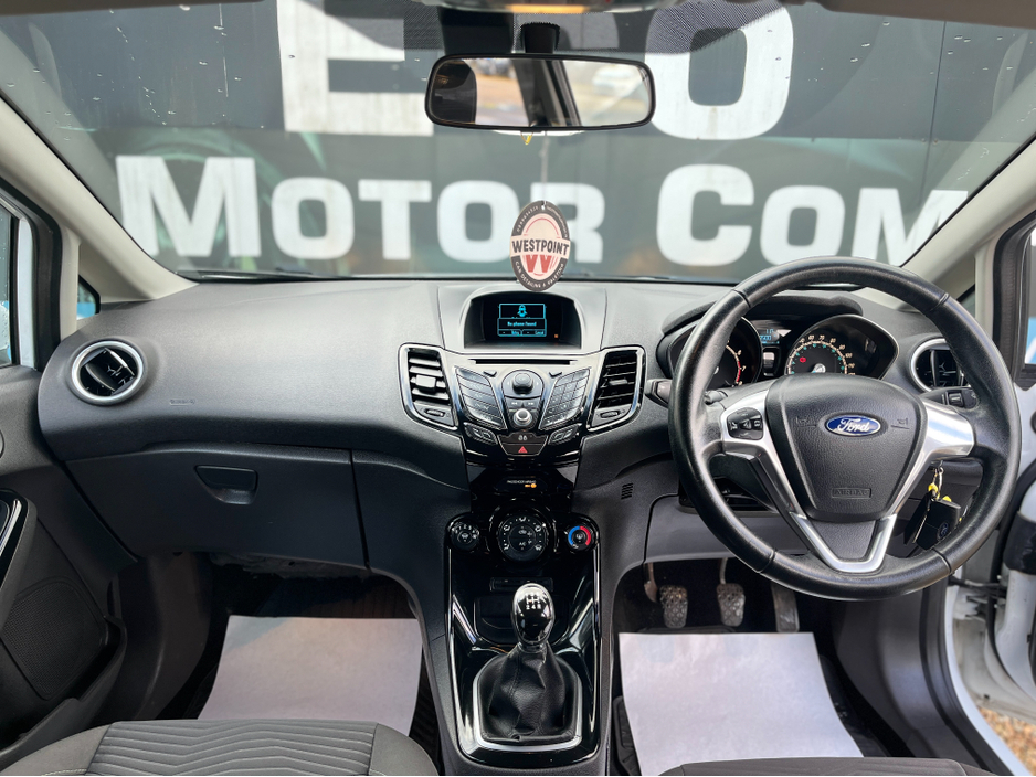 2014 Ford Fiesta - image 8