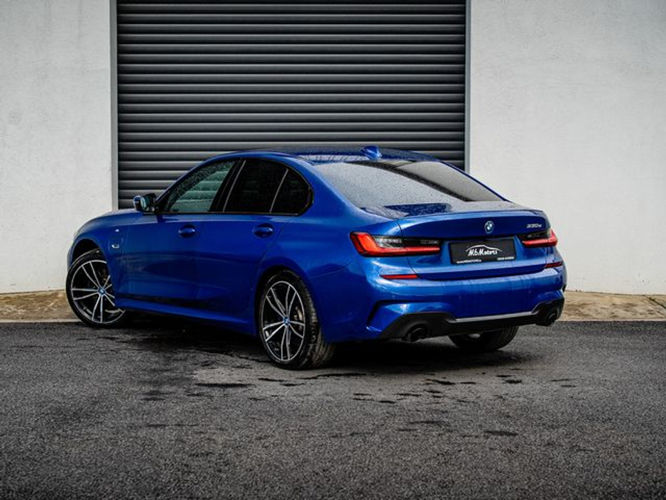 2022 BMW 3 Series - image 15