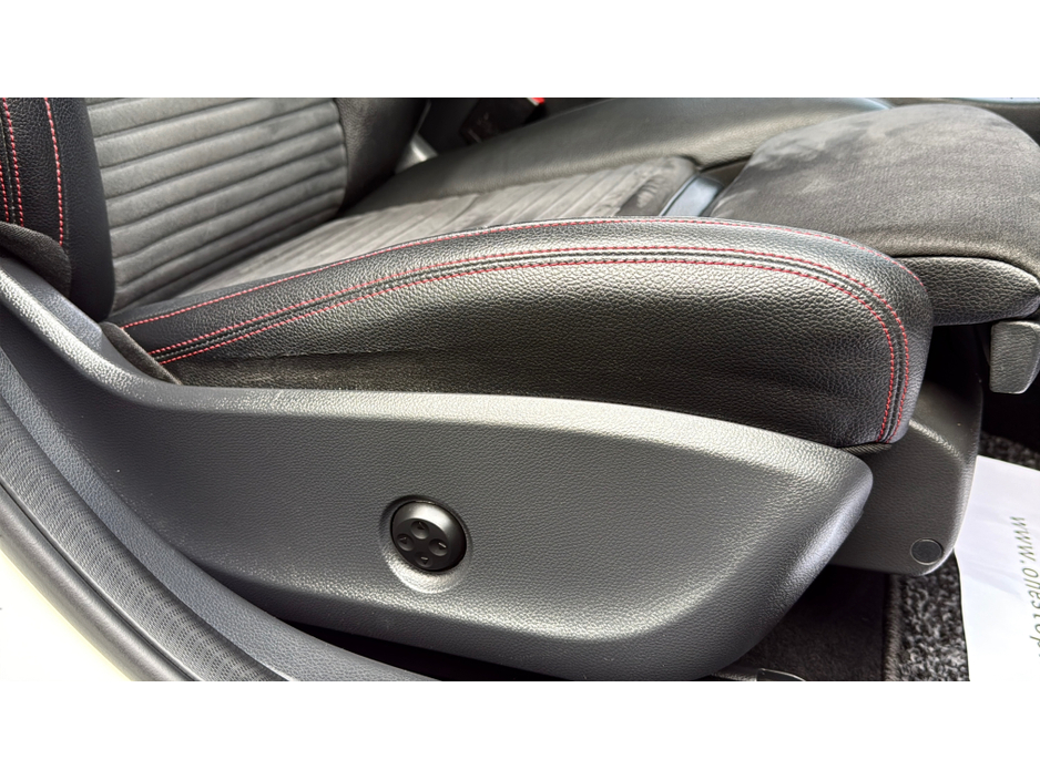 2016 Mercedes-Benz A Class - image 21