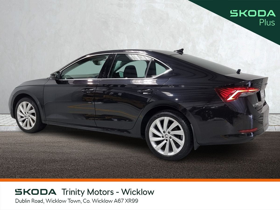 2023 Skoda Octavia - image 15