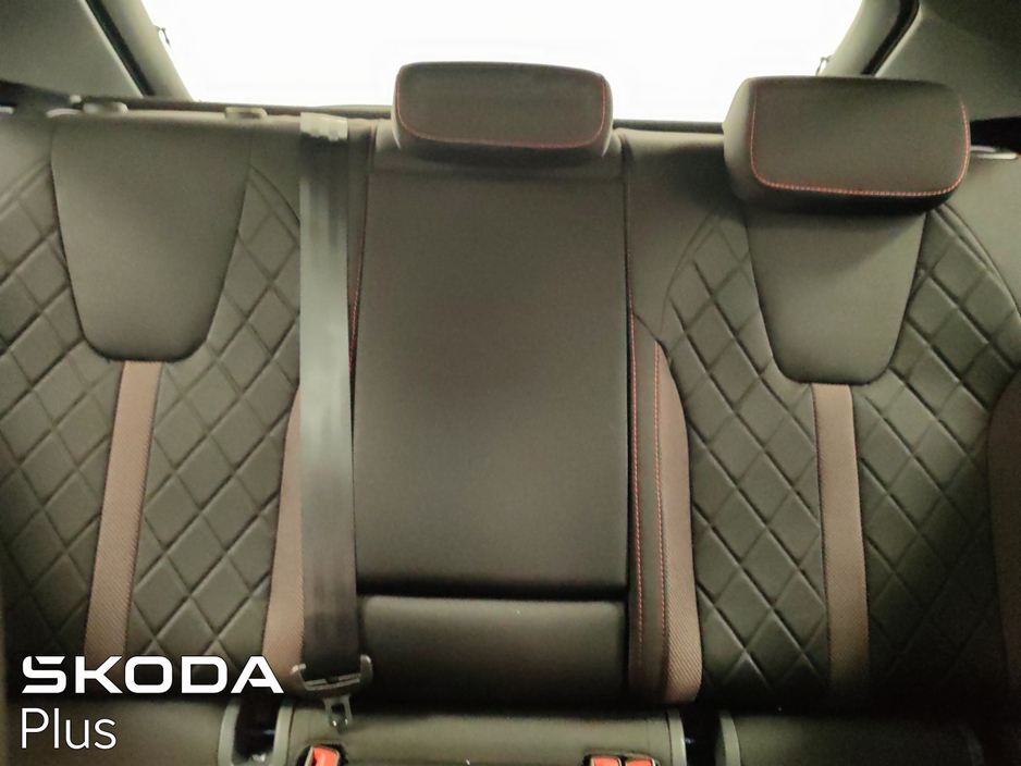 2025 Skoda Octavia - image 24