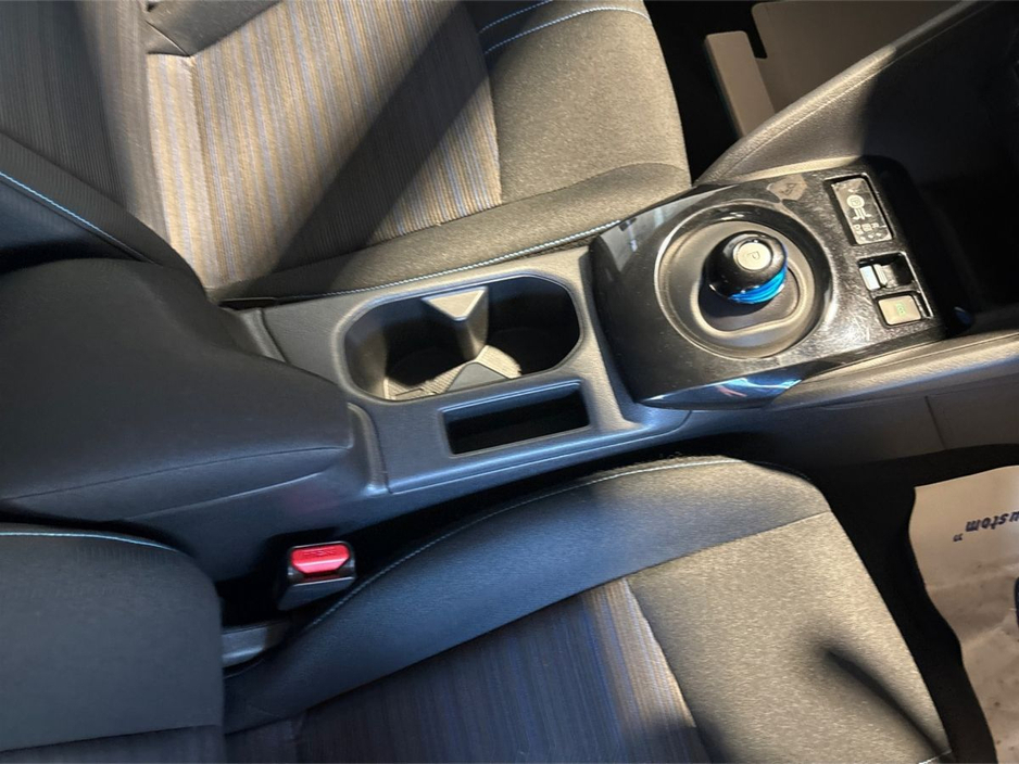 2023 Nissan Leaf - image 12
