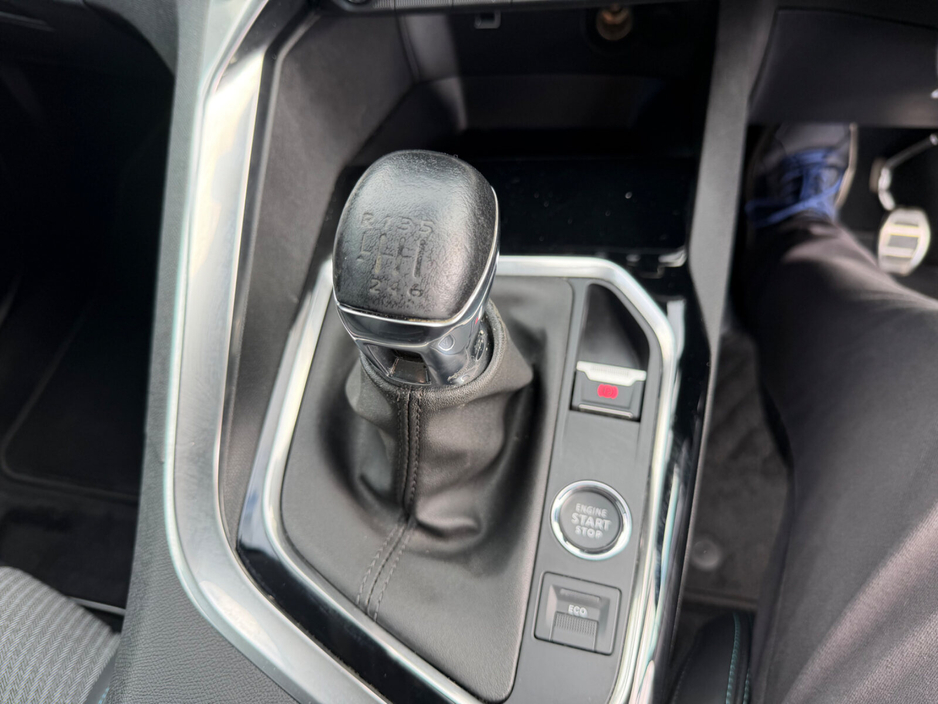 2023 Peugeot 3008 - image 12