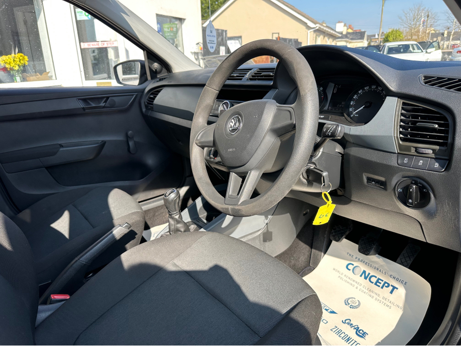 2015 Skoda Fabia - image 12