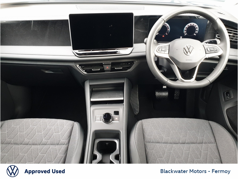 2026 Volkswagen Tiguan - image 2