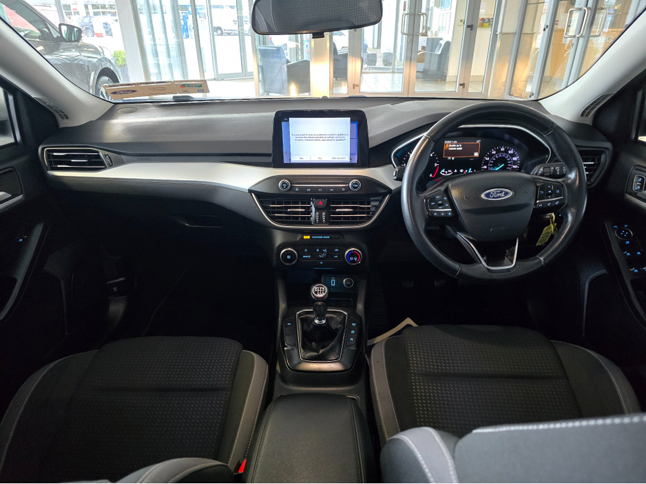 2019 Ford Focus - image 8
