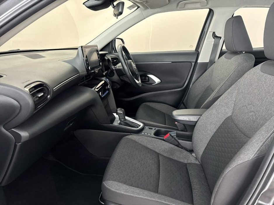 2023 Toyota Yaris Cross HYBRID LUNA €26,950