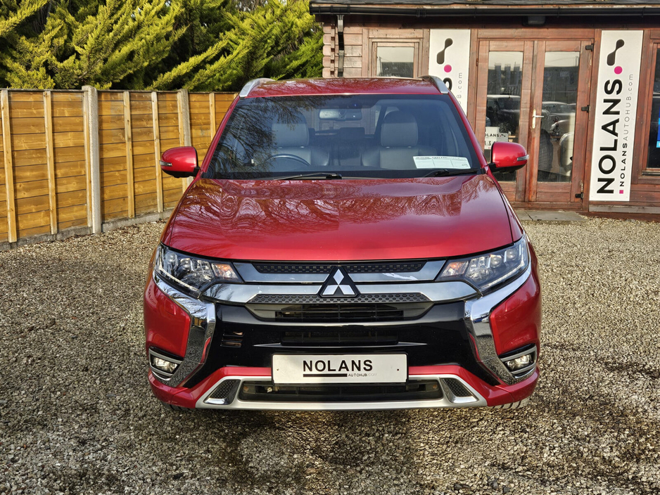 2019 Mitsubishi Outlander - image 2